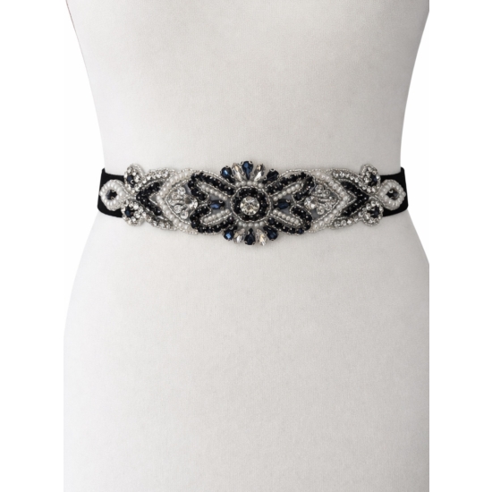 Elastyczny pasek z haftowaną aplikacją – elegancki detal w chłodnej, biżuteryjnej kolorystyce.