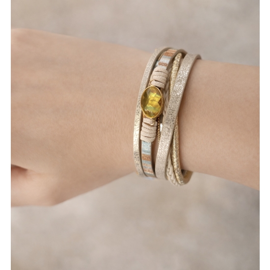 Bransoletka z ozdobnym kamieniem i magnetycznym zapięciem – naturalna elegancja na co dzień.