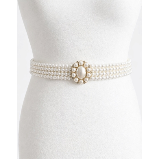 Elastyczny pasek z pereł z ozdobną klamrą – subtelna elegancja.