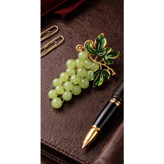 Broszka winogrona – klasyczna elegancja z naturalną inspiracją.
