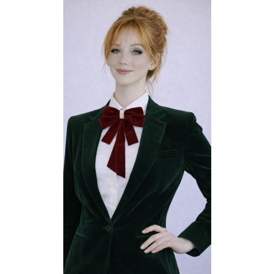 Broszka kokarda welurowa – elegancja w szlachetnej czerwieni.