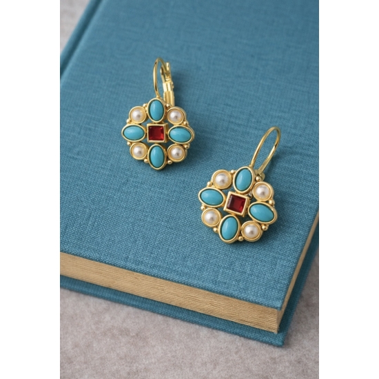 Kolczyki w stylu vintage z turkusem i perłami.