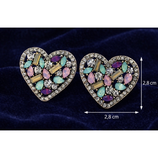 Eleganckie kolczyki w kształcie serca, bogato zdobione kolorowymi kryształkami – romantyczna biżuteria z luksusowym wykończeniem.