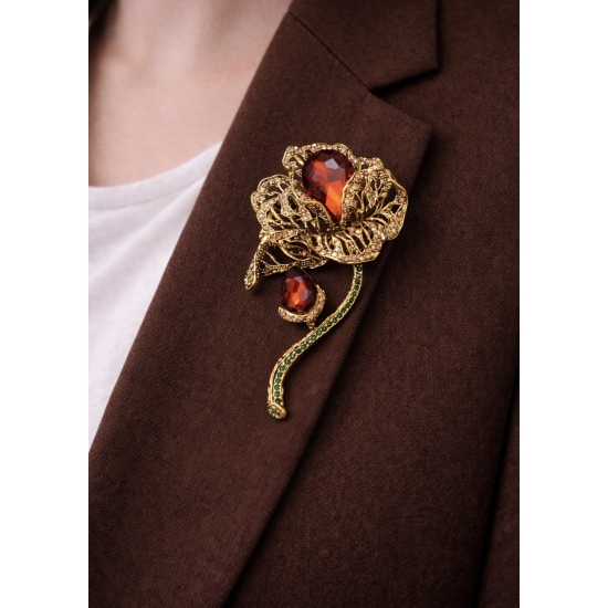 Broszka róża z kamieniami