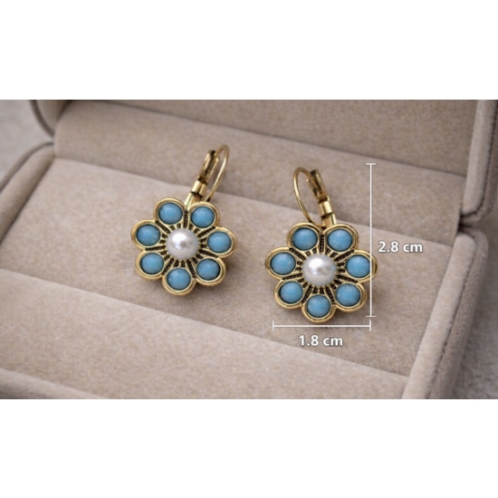 Miedziane kolczyki w kształcie kwiatu z turkusem syntetycznym – styl vintage