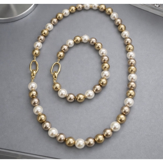 Elegancki zestaw z szklanych pereł – naszyjnik i bransoletka w klasycznym stylu