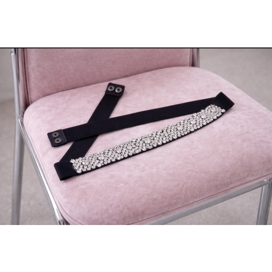 Elastyczny pasek glamour z kryształkami – efektowny akcent stylizacji.