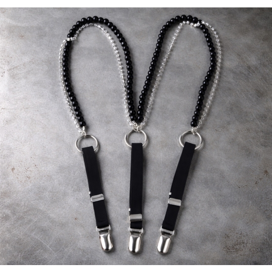 Ozdobne szelki na klipsach z koralikami – czarno-srebrny akcent glamour.