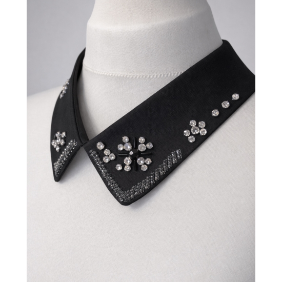 Odpinany kołnierzyk z kryształkami – czarny, zapinany na guziczek.