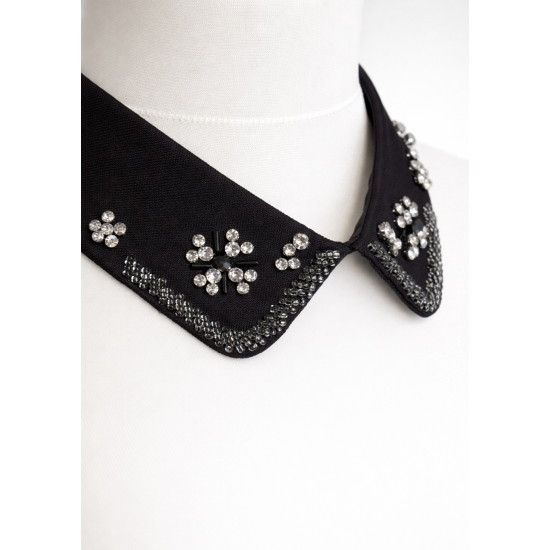 Odpinany kołnierzyk z kryształkami – czarny, zapinany na guziczek.