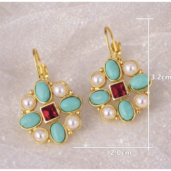 Kolczyki w stylu vintage z turkusem i perłami.