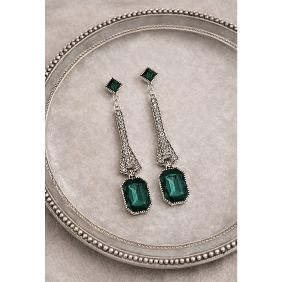 Kolczyki wieczorowe z zielonymi kryształami – styl art déco.