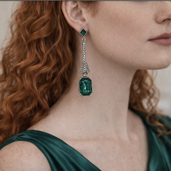 Kolczyki wieczorowe z zielonymi kryształami – styl art déco.